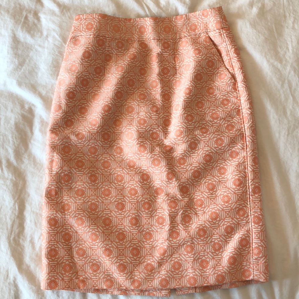 Peach/cream jacquard Banana Republic pencil skirt
